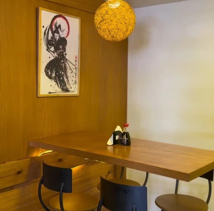 Table Hayasushi
